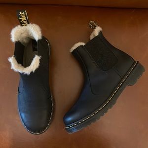N W/O B, Dr. Martens Leonora Chelsea Boot